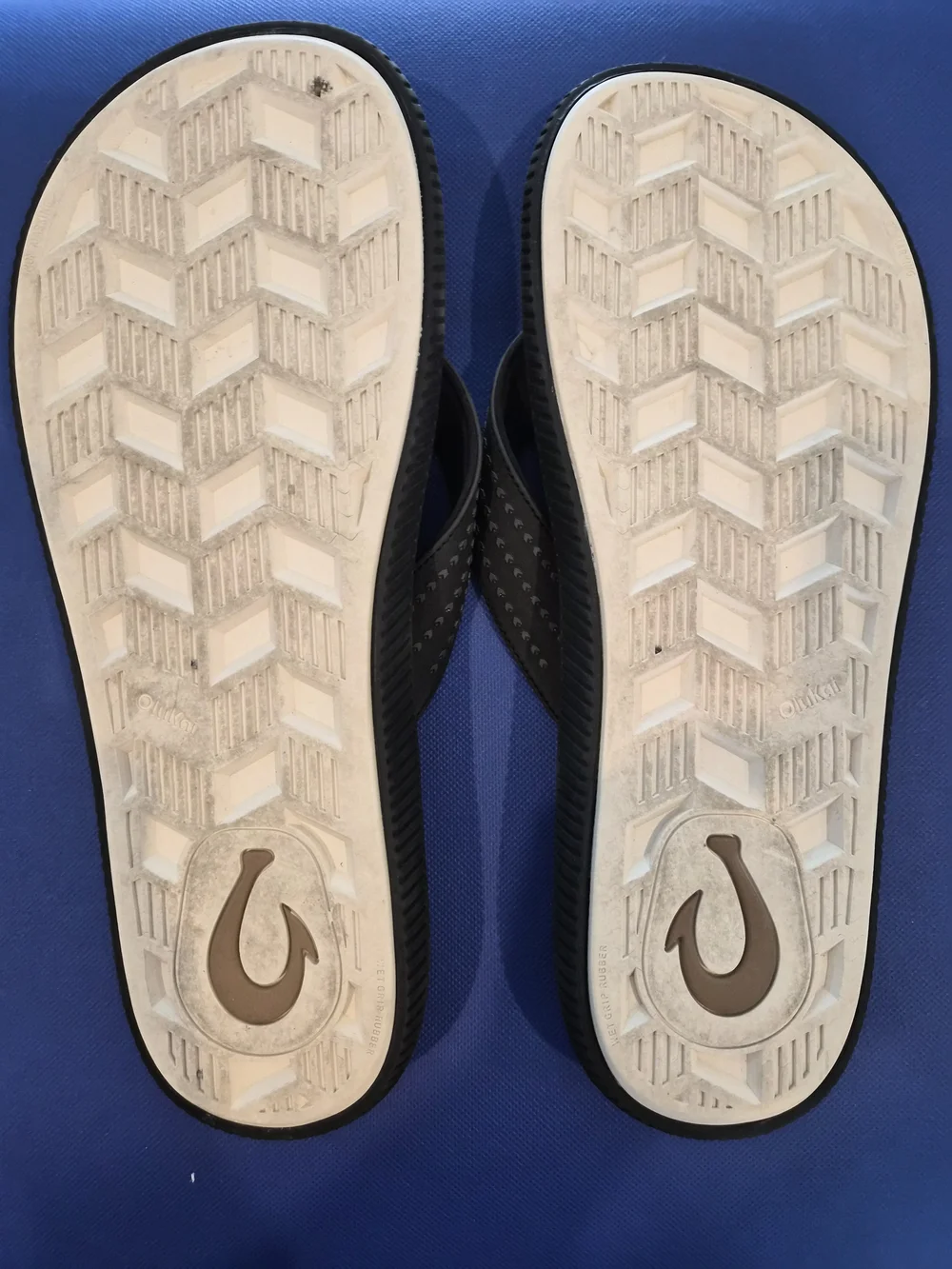 Black Suede-Like Men's Flip Flops Olakai Ulele Size 13